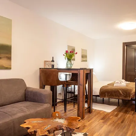 Cjase Longobarde Apartman *